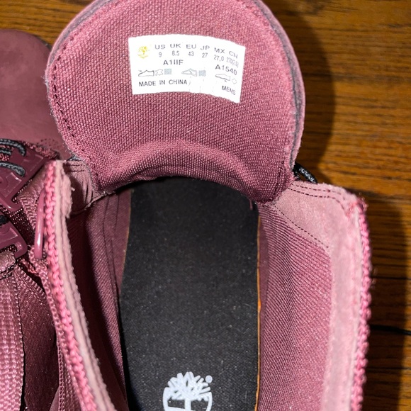 Timberland Boots Men’s size 9 color, burgundy, only worn once - Picture 5 of 6